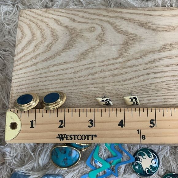 Vintage 80's Style Costume Jewelry Post Earrings Bundle Of Nine Pairs - Picture 11 of 17